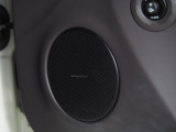 ハーマンカードンサウンドシステム。後期モデルからは標準装備になりました。より車内を上質な空間にしてくれます。