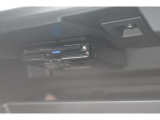 ETCは純正ならではの足元を妨げない工夫をこらしており、ETC2.0搭載車です。周辺のITSスポット道路状況や渋滞情報も表示可能でございます。