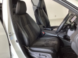 セパレートのフロント運転席は、パワーシートです。