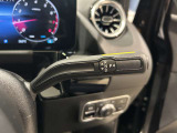 メルセデス・ベンツのボディ構造には衝撃吸収スペースをわざと確保することで万が一ぶつかった際の衝撃を瞬時に逃がします。さらにその中には頑丈なフレームがあり車内に危険物が侵入しない構造になっております。