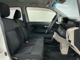 【運転席】シート周りは使用感も少なく、良好な状態となります。丁寧につかわれていたことがよくわかります。
