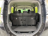 普段のお買い物や通勤、送迎等に十分な荷室スペースを確保しております。セカンドシートを倒すと、大きな荷物の積載も可能です♪