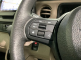 ステアリングにオーディオ操作スイッチが付いています。オーディオ画面に直接タッチしなくても操作が出来ますので、運転に集中できます。