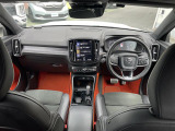 XC40 T4 AWD Rデザイン 4WD 4WD サンルーフ