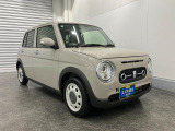 車内は内装デザインやインテリアがお部屋のような落ち着きのある空間