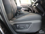 パワーシート搭載。微妙な調整が手軽にでき、ピッタリなポジションで運転することが可能です。