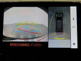 パノラミックビューモニター付きです。車両を上から見たような映像をディスプレイオーディオ画面に表示。運転席からの目視だけでは見にくい、車両周辺の状況をリアルタイムでしっかり確認できます。