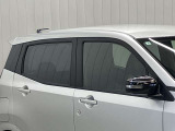 プラスチックバイザーがない分デザインもすっきり★洗車の時の窓拭きもラクラクです!