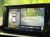 【パノラミックビューモニター】専用のカメラにより、上から見下ろしたような視点で360度クルマの周囲を確認することができます☆死角部分も確認しやすく、狭い場所での切り返しや駐車もスムーズに行えます。