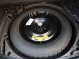 スペアホイール装着車です!