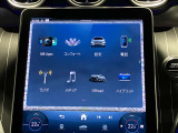新しくなったセンターコンソールはスマートフォンを操作するような感覚でナビから車両の設定までが可能です。