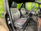 運転席シート廻りは使用感も少なく、良好な状態となっています。丁寧に使われていたことがよくわかりますね。