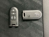 スマートキーです!ドアの施錠・解錠・エンジンの始動がスムーズで大変便利です!