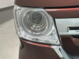 LEDヘッドライトは、点灯の瞬間から最大光量を発揮し、突然暗くなるトンネルなどでの安定感を高めます。