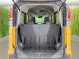 普段のお買い物や通勤、送迎等に十分な荷室スペースを確保しております。セカンドシートを倒すと、大きな荷物の積載も可能です♪