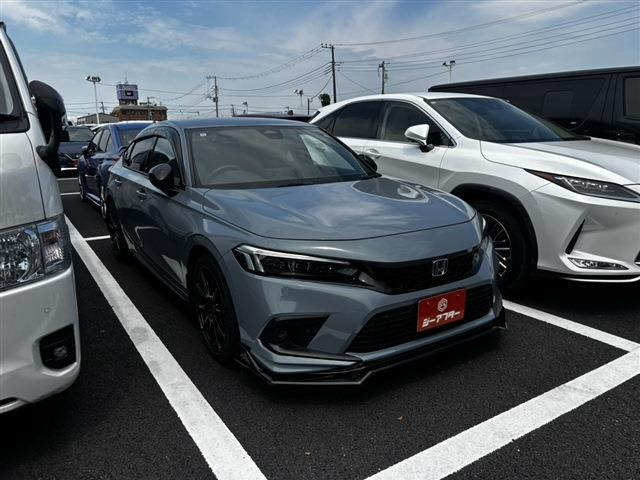 シビック 2.0 e:HEV BOSEサウンドシステム POTENZA18インチAW