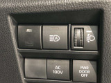 オートマチックハイビームとは、先行車や対向車のライトを認識し、ハイビームとロービームを自動で切り替える機能です。夜道の視界を確保します。詳細は販売店スタッフまでおたずねください。