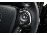 Hondaセンシングの機能のひとつ、アダプティブクルーズコントロール付!アクセルから足を離しても設定したスピードと前車との車間を保ち走行してくれます!車線維持もアシスト☆高速道路で疲労軽減ですね☆
