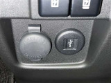 シガーソケット用の充電器が使用可能です!