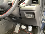 左側に高速で便利なETCがあり、横滑りを防ぐVSAなどのスイッチは、運転席の右側、手の届きやすい位置にあります。