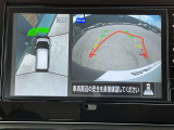 アラウンドビューモニター搭載。上から見下ろしたように液晶に映るのでスムーズな駐車をサポートします。