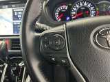 運転中、オーディオの操作をしてて、ハッとしたことはありませんか?ステアリングスイッチは、運転中でもハンドルでオーディオの操作が可能です。安全なドライブをサポートします。