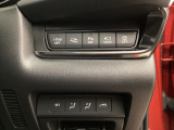 各種機能の切替スイッチは運転席パネル下に集約されています。任意で切り替え可能なため状況に合わせてお使いください。