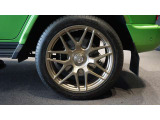 ゴールド(マット)カラー MANUFAKTUR 22 インチAMG 鍛造アルミホイール AMGブラックブレーキ・キャリパー