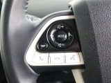 ステアリングスイッチで簡単なオーディオ操作ができ便利です。