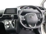 ハンドル周りです。運転している間、長く触れているものだから手に馴染むハンドルがいいですよね♪握ると欲しくなっちゃいますよ。
