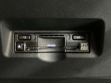 高速道路で便利な【ETC2.0】を装備しています。光ビーコン搭載で渋滞情報などナビゲーションと連動することで機能も充実いたします。他、観光施設に立ち寄るための高速料金割引サービス等もございます。