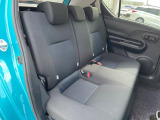 コンパクトカーですが、セカンドシートは十分な広さがあり快適にお乗りいただけます♪シートを倒して大きな荷物を積んだりと、用途の幅が広い1台です。