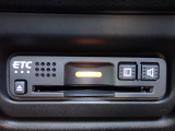■【ETC車載器】が装備されています。セットアップをしてお渡しとなり、ETCカードを差し込むだけで高速道路の利用が可能です。