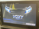 【大画面ナビ】人気の大型10インチナビを装備。存在感のある大画面はインパクト大!ナビ利用時のマップ表示は見やすく、テレビやDVDは臨場感がアップ!いつものドライブがグッと楽しくなります♪