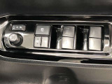 パワーウィンドは今や当たり前の機能ですが、無いと困る機能です。運転席からの操作で、全席の窓を振るオープンにしたり、フルクローズが可能です。