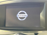 【メーカー純正ナビ】インテリアに溶け込むスタイリッシュな「専用設計」メーカーナビを装備♪視認性や操作性など基本性能にも優れ、より上質なカーライフをお楽しみいただけます。