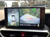 【パノラミックビューモニター】専用のカメラにより、上から見下ろしたような視点で360度クルマの周囲を確認することができます☆死角部分も確認しやすく、狭い場所での切り返しや駐車もスムーズに行えます。