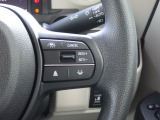Hondaセンシングの機能のひとつ、アダプティブクルーズコントロール付!アクセルから足を離しても設定したスピードと前車との車間を保ち走行してくれます!車線維持もアシスト☆高速道路で疲労軽減ですね☆