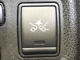 【エマージェンシーブレーキ】走行中に前方の車両等を認識し、衝突しそうな時は警報とブレーキで衝突回避と被害軽減をアシスト。より安全にドライブをお楽しみいただけます。