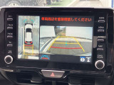 【全周囲モニター】フロント+サイド+バックにカメラが装着されています。車庫入れが苦手な方もこれがあれば安心ですね。
