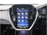 11.6インチの縦型ディスプレイに、ナビゲーション機能をはじめ、エンターテインメント、車両情報、エアコン操作、各種設定などを集約。タブレットのような感覚で、直感的に操作できます。