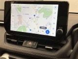 純正ナビを装備。タッチパネル式で使いやすく、お出かけもラクラクです。