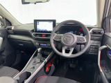 運転席まわりです。 各操作スイッチは使いやすい位置に配置されてます。