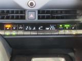 左右独立温度コントロールフルオートエアコンです。運転席、助手席それぞれで独立して温度設定ができます。冷え性の方が乗っても安心ですね♪