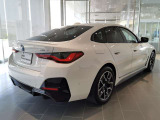 BMWプレミアムセレクション前橋では、高年式低走行モデルからMモデル、年式が経ちなかなかディーラーでは見かけないモデルまで幅広いラインナップで認定中古車を取り扱っております。品質に自信があります。