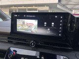 メーカーオプション『前後ドライブレコーダー』装備。表示はナビのモニター画面で行います。