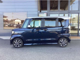 【サイドビュー】サイドプレスラインに拘るホンダデザイン。しっかりと作りこまれたデザイン、デザインとセーフティーを両立しています。
