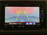 バックでの車庫入れも安心です! リアカメラが付いているバックモニター付のナビを装備しております。操作線もついており距離感も画面から確認できます。