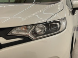 LEDヘッドライトは、点灯の瞬間から最大光量を発揮し、突然暗くなるトンネルなどでの安定感を高めます。