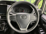 【純正革巻きステアリング】上質な革を使用することで、手にしっかり馴染みとても運転しやすいハンドルです♪